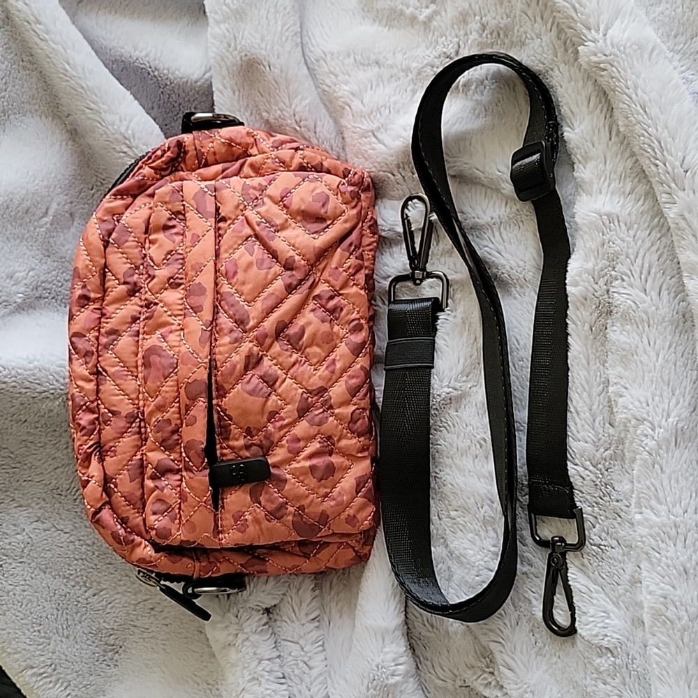 Beautiful Camp Gladiator Orange Leopard Print Crossbody/Belt Bag 🐆